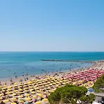 아파트 Adorable Seaview Flat At Pineta 그라도