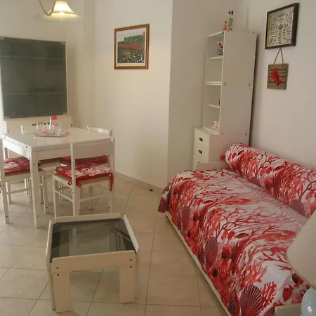 Adorable Seaview Flat At Pineta *